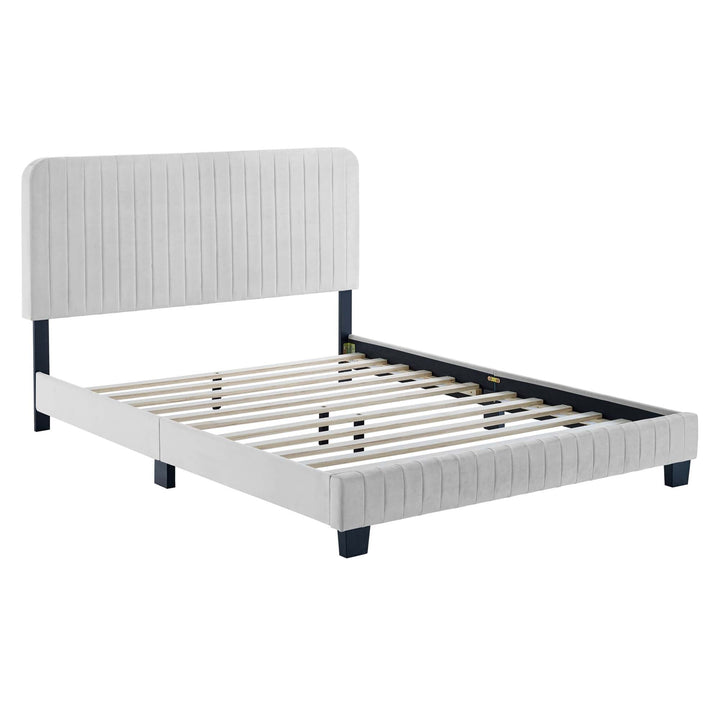Yiva Queen Platform Bed - Light Gray Denmark Home